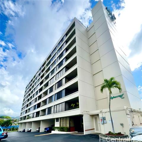 1147 Ala Napunani Street, 206, Honolulu, HI 96818