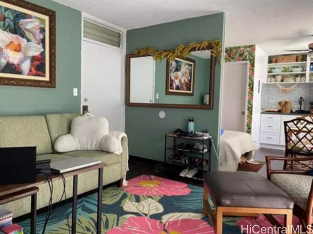 2649 Varsity Place, 212, Honolulu, HI 96826