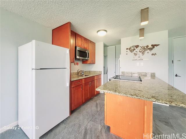 320 Liliuokalani Avenue, 1504, Honolulu, HI 96815