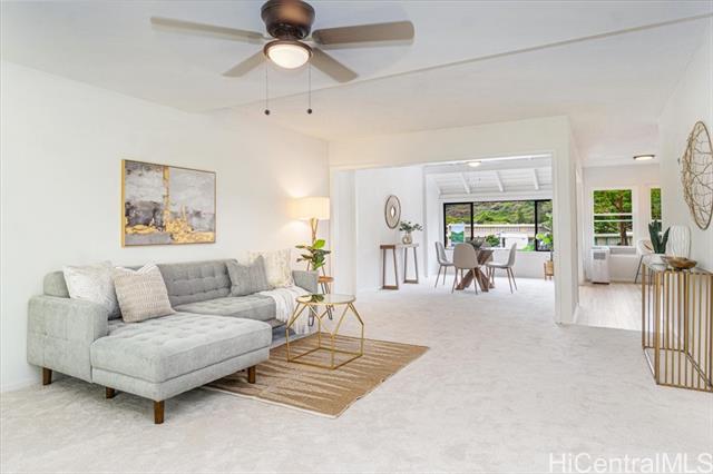 594 Hahaione Street, 7B, Honolulu, HI 96825