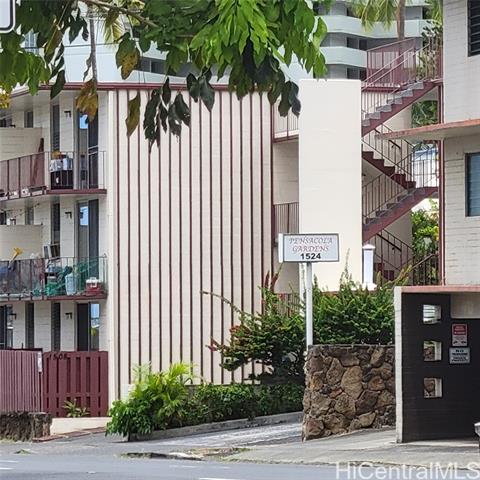 1524 Pensacola Street, 201, Honolulu, HI 96822