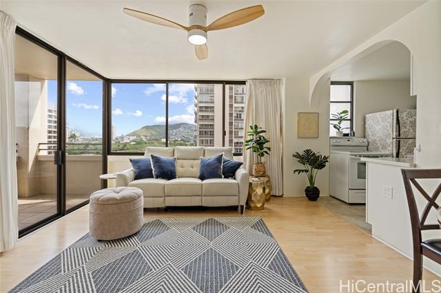 2410 Cleghorn Street, 901, Honolulu, HI 96815