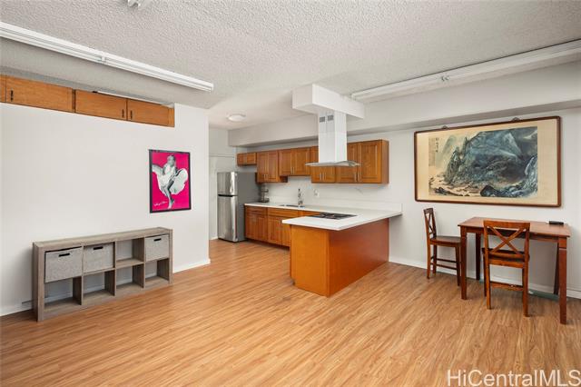 931 University Avenue, 308, Honolulu, HI 96826