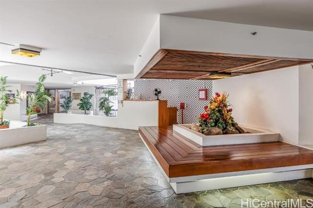 2463 Kuhio Avenue, 304, Honolulu, HI 96815