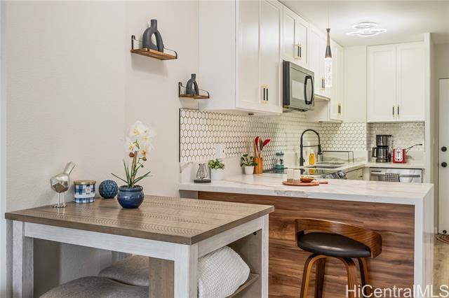 222 Kaiulani Avenue, 208, Honolulu, HI 96815