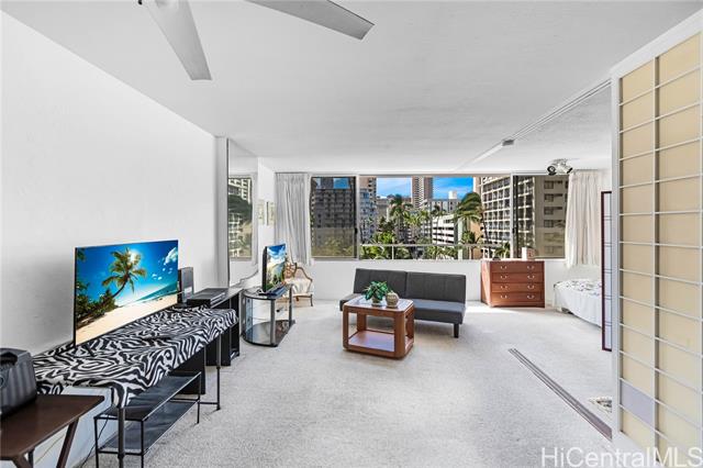 435 Seaside Avenue, 504, Honolulu, HI 96815