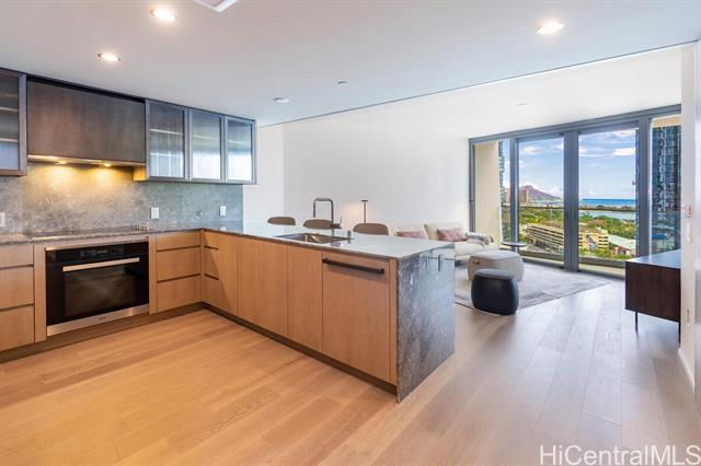 1000 Auahi Street, 1404, Honolulu, HI 96814