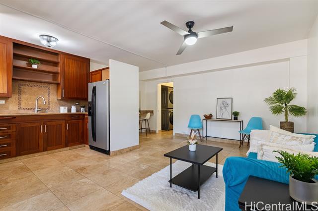 2118 Kuhio Avenue, 302, Honolulu, HI 96815