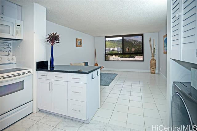 2724 Kahoaloha Lane, 902, Honolulu, HI 96826