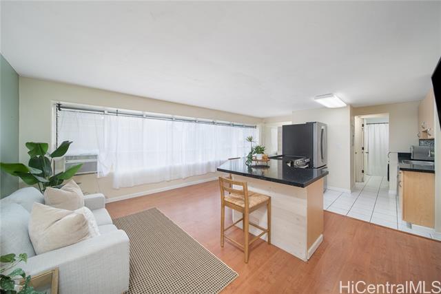 2525 Date Street, 405, Honolulu, HI 96826