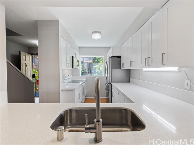 98-941 Moanalua Road, 403, Aiea, HI 96701