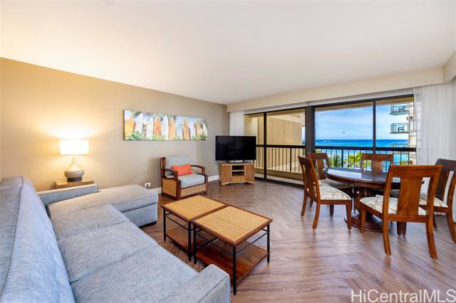 2470 Kalakaua Avenue, 704, Honolulu, HI 96815