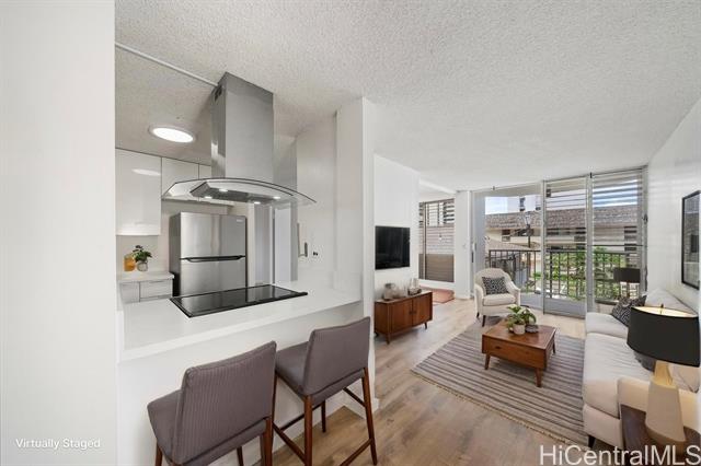 1535 Pensacola Street, 208, Honolulu, HI 96822