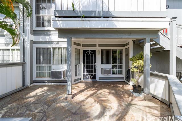 239 Mananai Place, 54F, Honolulu, HI 96818