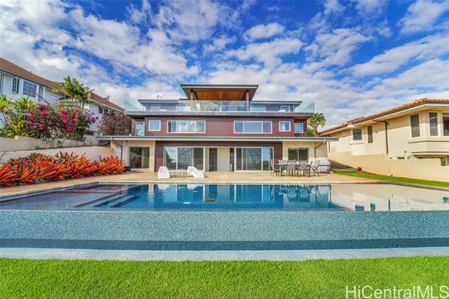 4 of bedrooms 6 of bathrooms Luxury Listing in Diamond Head