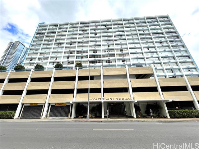 1560 Kanunu Street, 1402, Honolulu, HI 96814