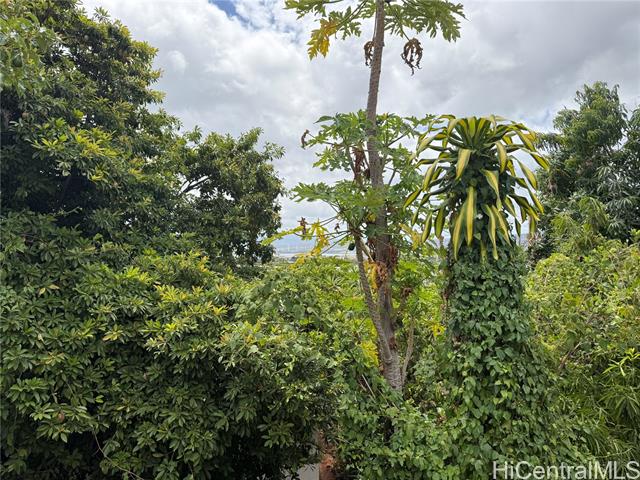 1358 Wanaka Street, Honolulu, HI 96818