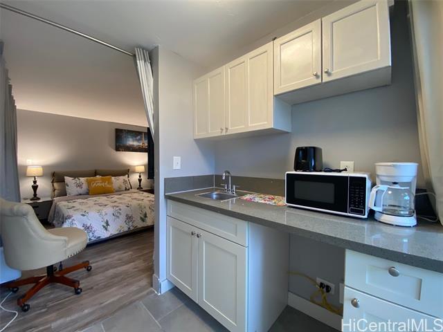 2463 Kuhio Avenue, 501, Honolulu, HI 96815