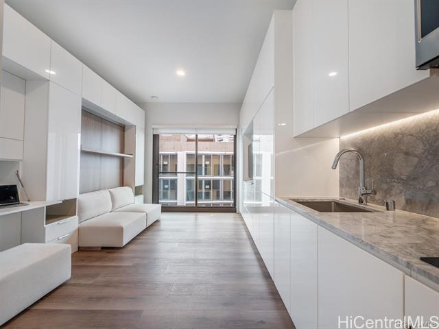 987 Queen Street, 721, Honolulu, HI 96814