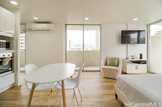 364 Seaside Avenue, 901, Honolulu, HI 96815