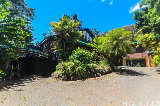3702 Old Pali Road, Honolulu, HI 96817