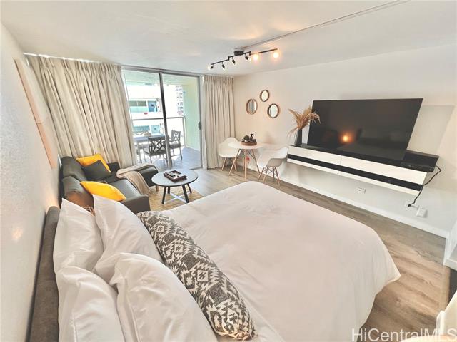 445 Seaside Avenue, 703, Honolulu, HI 96815