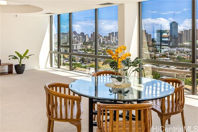 1114 Punahou Street, PH3, Honolulu, HI 96826