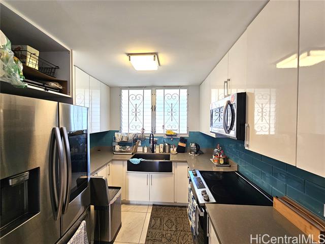 1052 Ala Nanu Street, 603, Honolulu, HI 96818