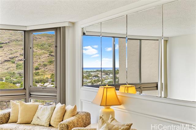 531 Hahaione Street, 2-9A, Honolulu, HI 96825