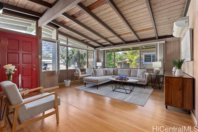 261 Kaliponi Street, Wahiawa, HI 96786