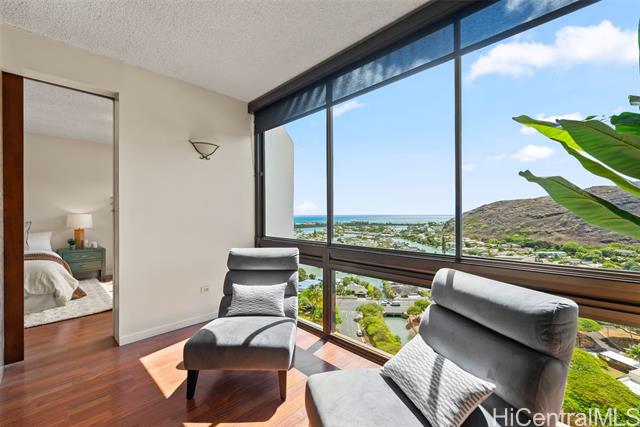 531 Hahaione Street, 2/20E, Honolulu, HI 96825