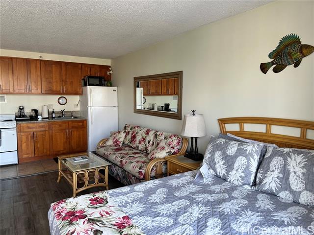 364 Seaside Avenue, 1210, Honolulu, HI 96815