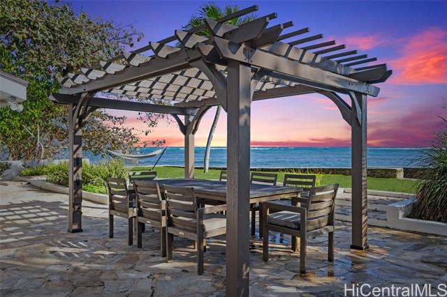 49-797 Kamehameha Highway, Kaaawa, HI 96730