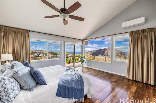 1048 Kaupaku Place, Honolulu, HI 96825