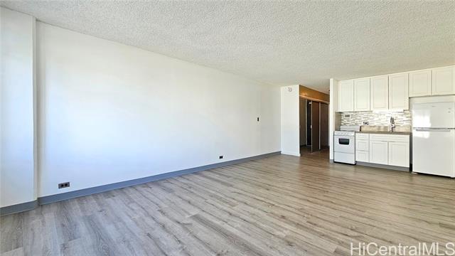 747 Amana Street, 801, Honolulu, HI 96814