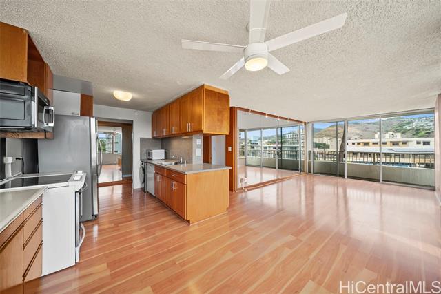 2825 South King Street, 403, Honolulu, HI 96826