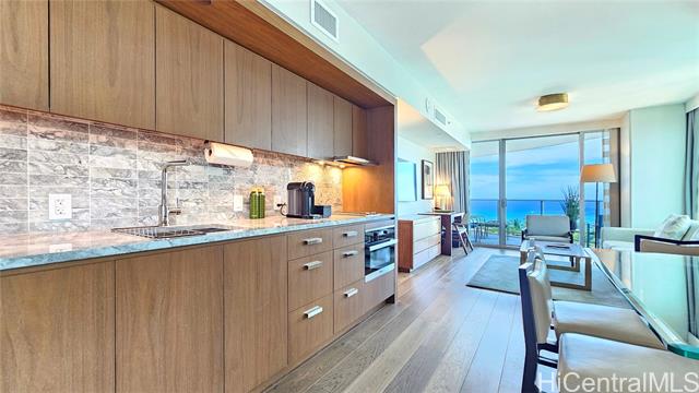 2139 Kuhio Avenue, 2401, Honolulu, HI 96815