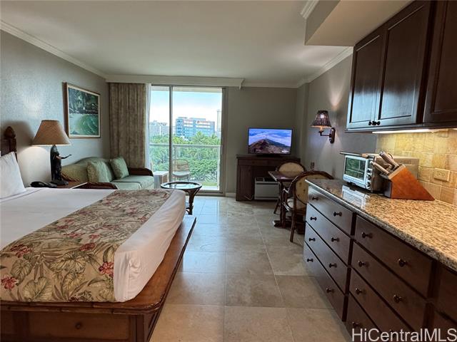 2045 Kalakaua Avenue, 411, Honolulu, HI 96815