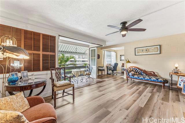 1330 Wilder Avenue, 306, Honolulu, HI 96822