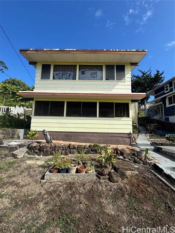 2248 Makanani Drive, Honolulu, HI 96817