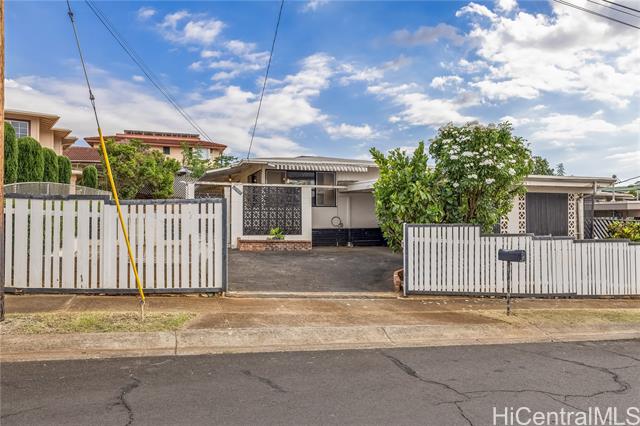 94-365 Kahuapaa Place, Waipahu, HI 96797