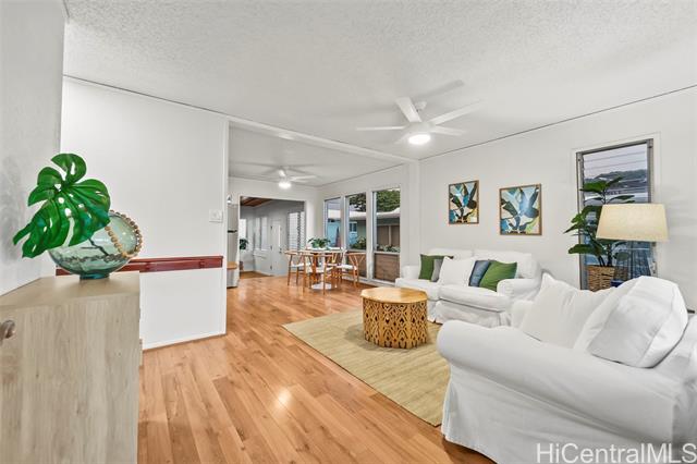 98-555 Hoohulili Street, Pearl City, HI 96782