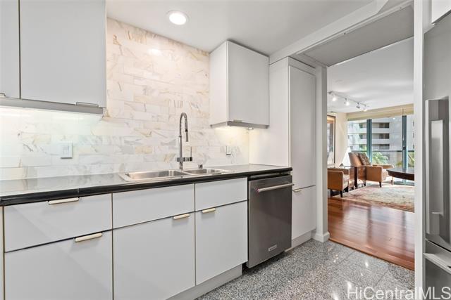 1888 Kalakaua Avenue, 907, Honolulu, HI 96815