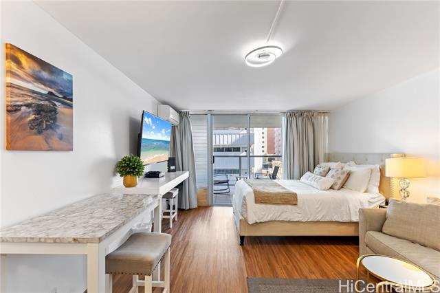 445 Seaside Avenue, 705, Honolulu, HI 96815