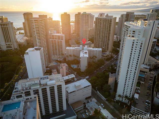 425 Ena Road, B602, Honolulu, HI 96815