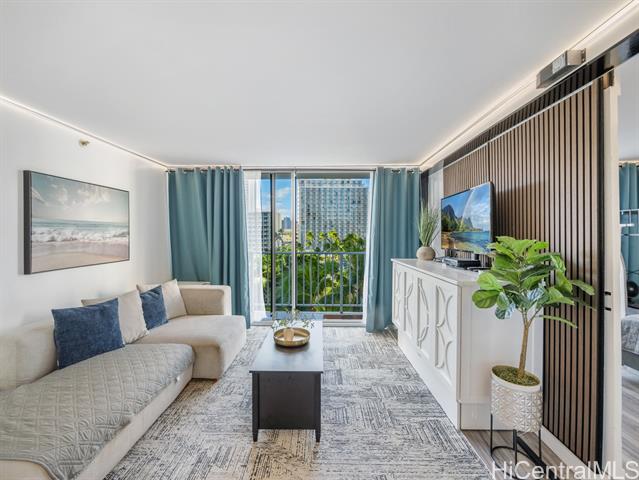 2427 Kuhio Avenue, 804, Honolulu, HI 96815