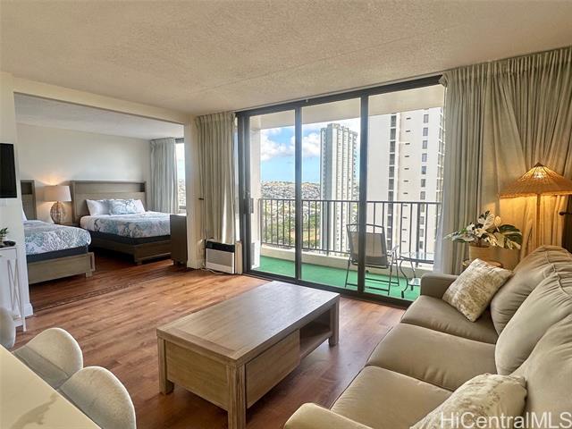 201 Ohua Avenue, T1-2405, Honolulu, HI 96815