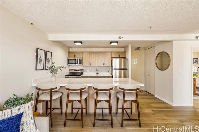 229 Paoakalani Avenue, 912, Honolulu, HI 96815