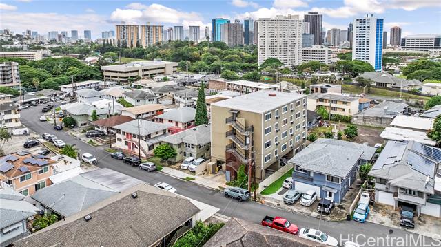 311 Puuhue Place, Honolulu, HI 96817