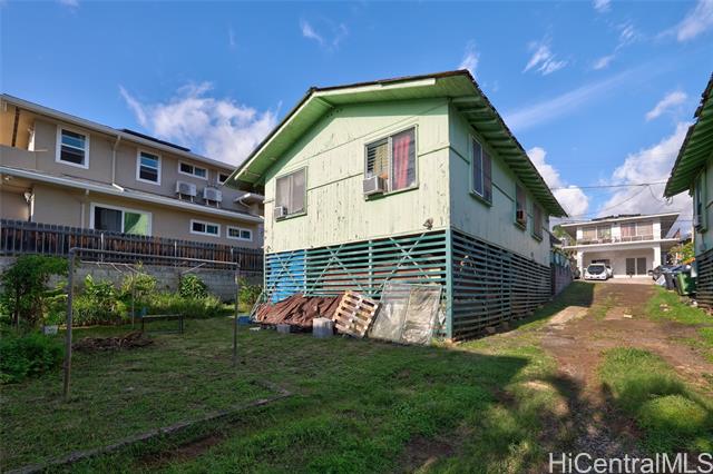 911 Luka Street, Honolulu, HI 96817
